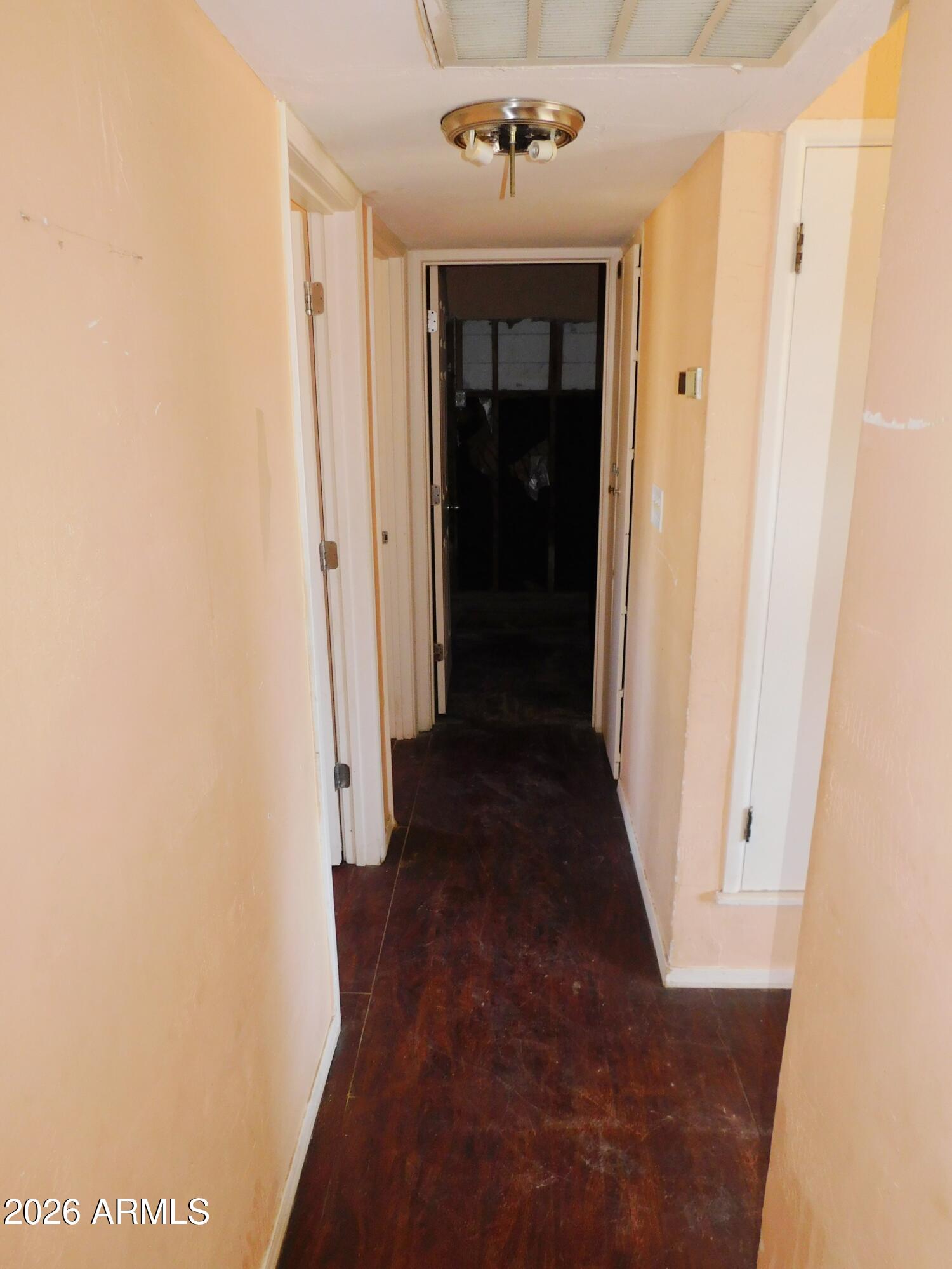 413 Jamestown Road Kearny, AZ 85137 - Photo 26 of 29 MLS-Hallway1