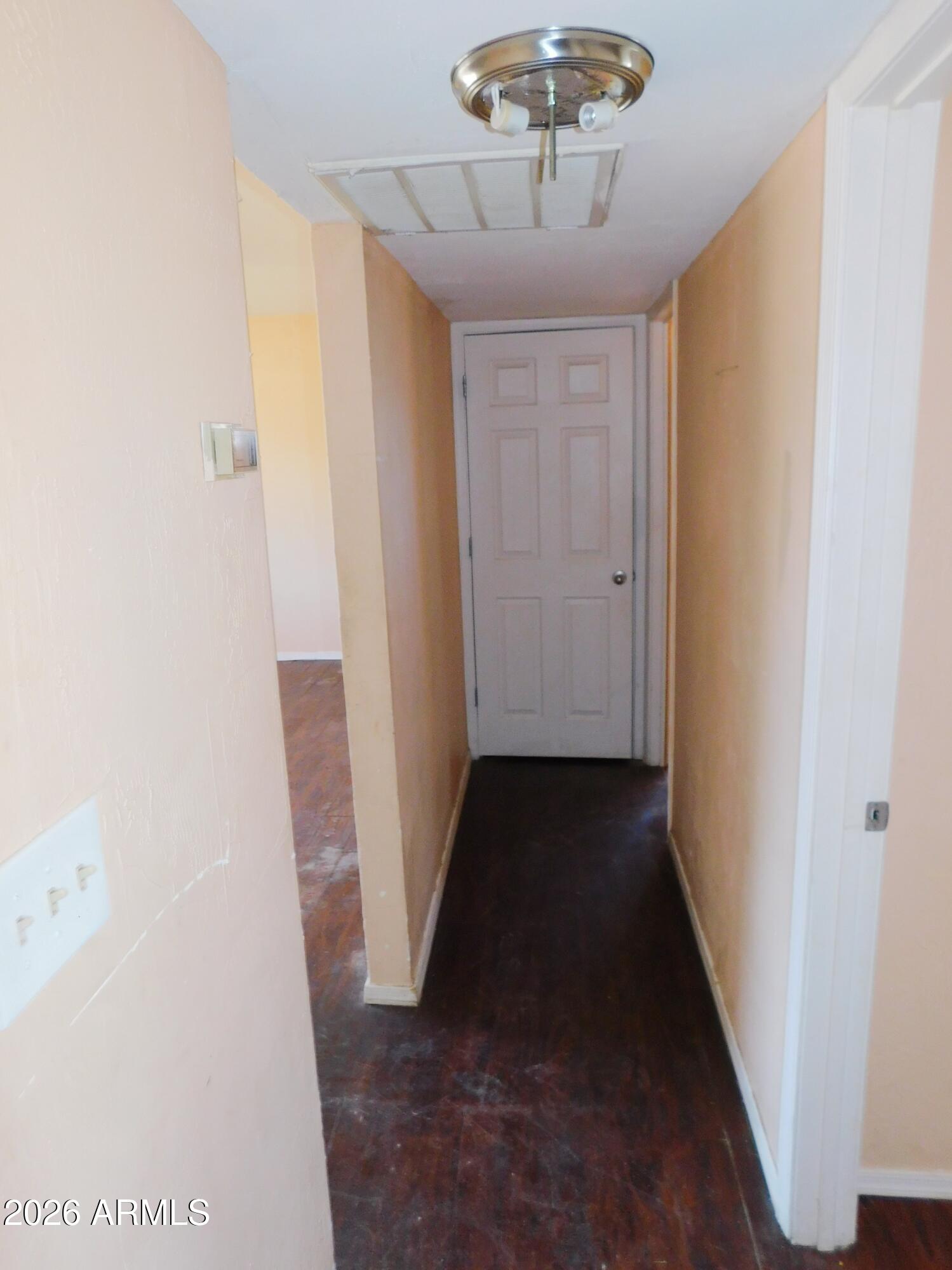 413 Jamestown Road Kearny, AZ 85137 - Photo 27 of 29 MLS-Hallway2