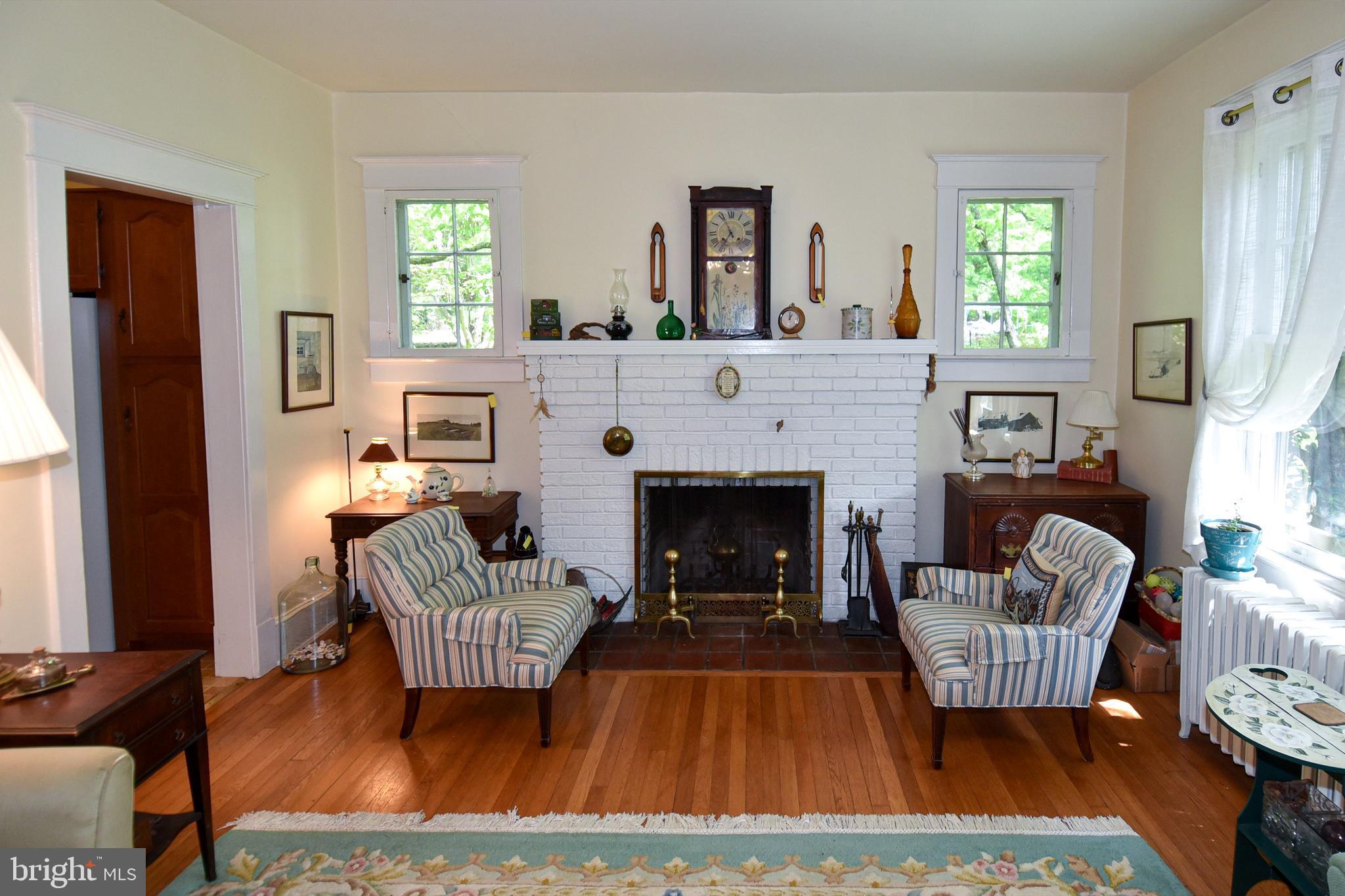 17809 Meeting House Road Sandy Spring, MD 20860 - Photo 13 of 46 Living Room