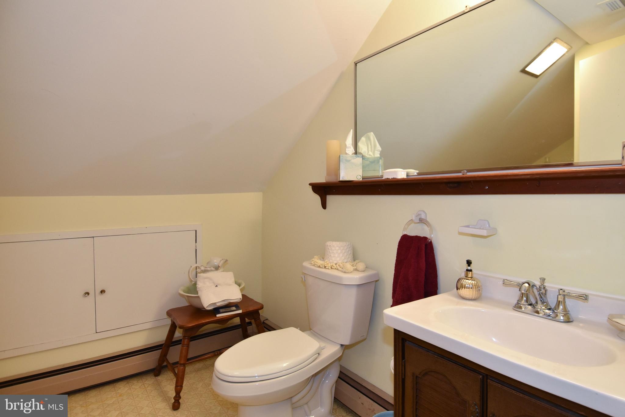 17809 Meeting House Road Sandy Spring, MD 20860 - Photo 34 of 46 Second Floor Full Bath
