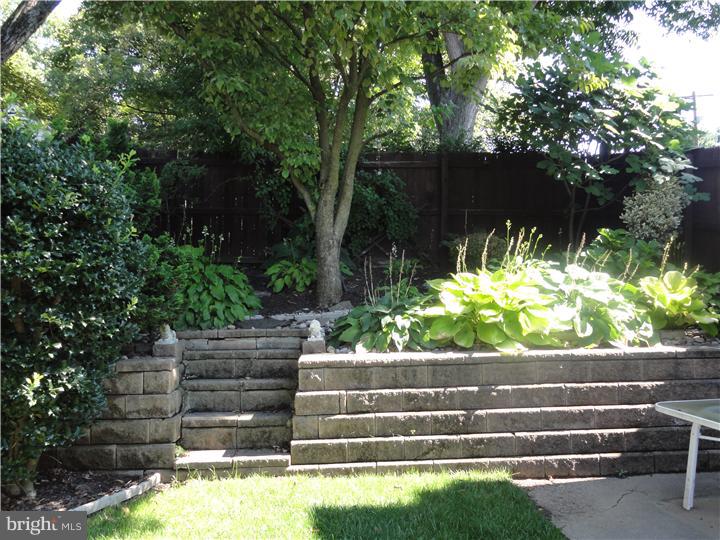 13402 Worthington Road Philadelphia, PA 19116 - Photo 7 of 25 Exterior Back