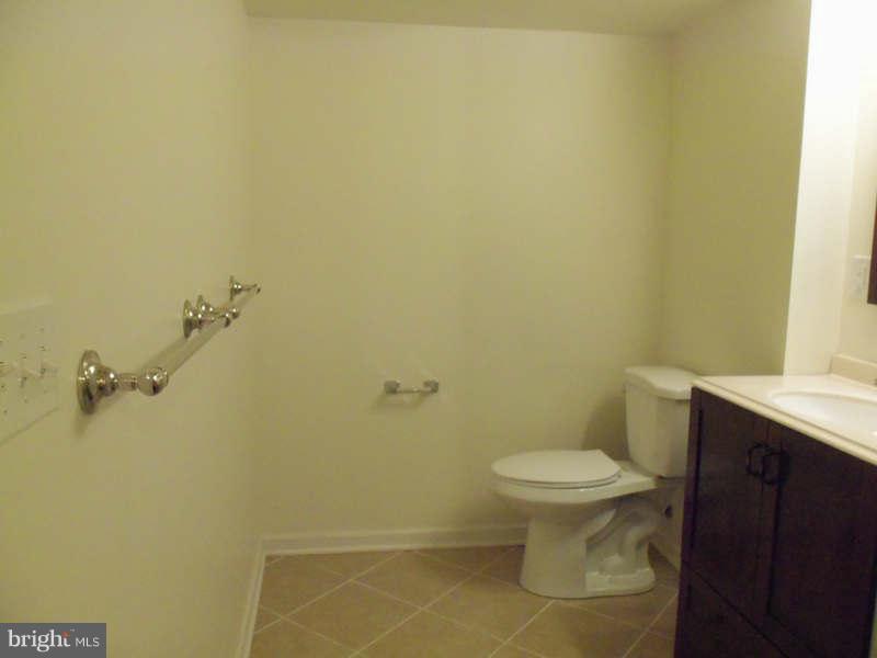 3441 Dunhaven Road Baltimore, MD 21222 - Photo 12 of 14 Bath