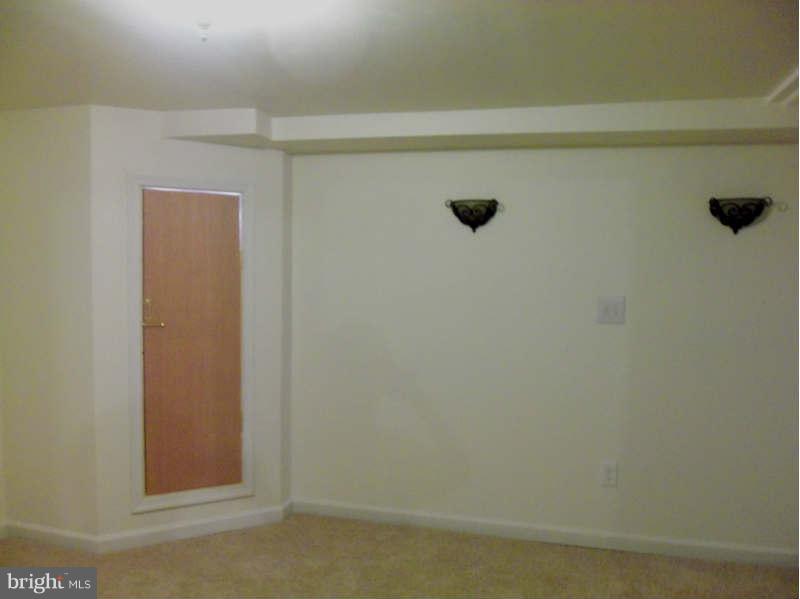 3441 Dunhaven Road Baltimore, MD 21222 - Photo 10 of 14 Family Room