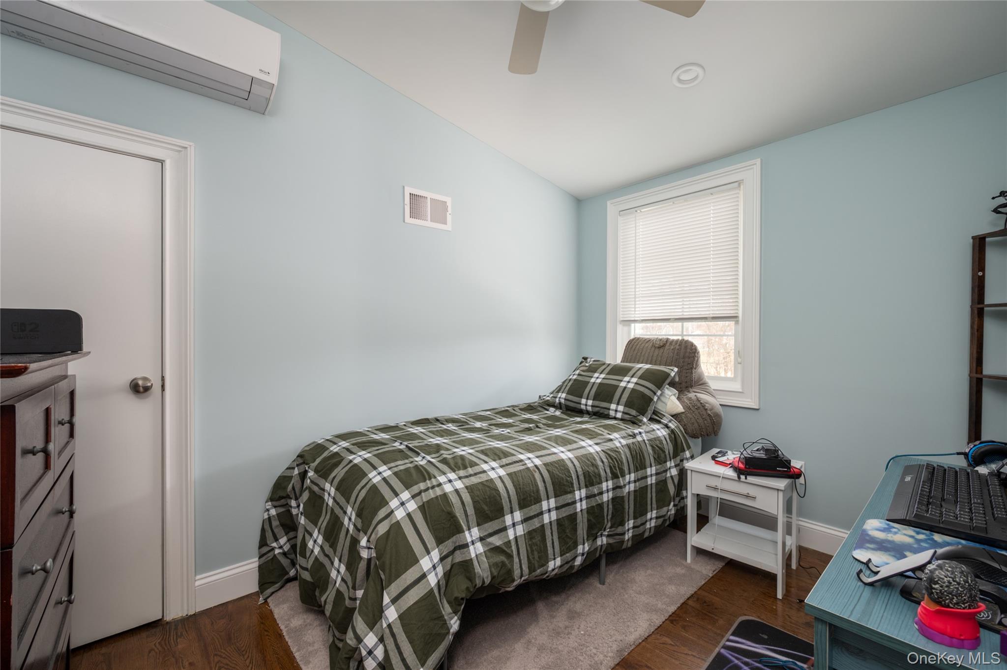 132 Webster Street Merrick, NY 11566 - Photo 17 of 28