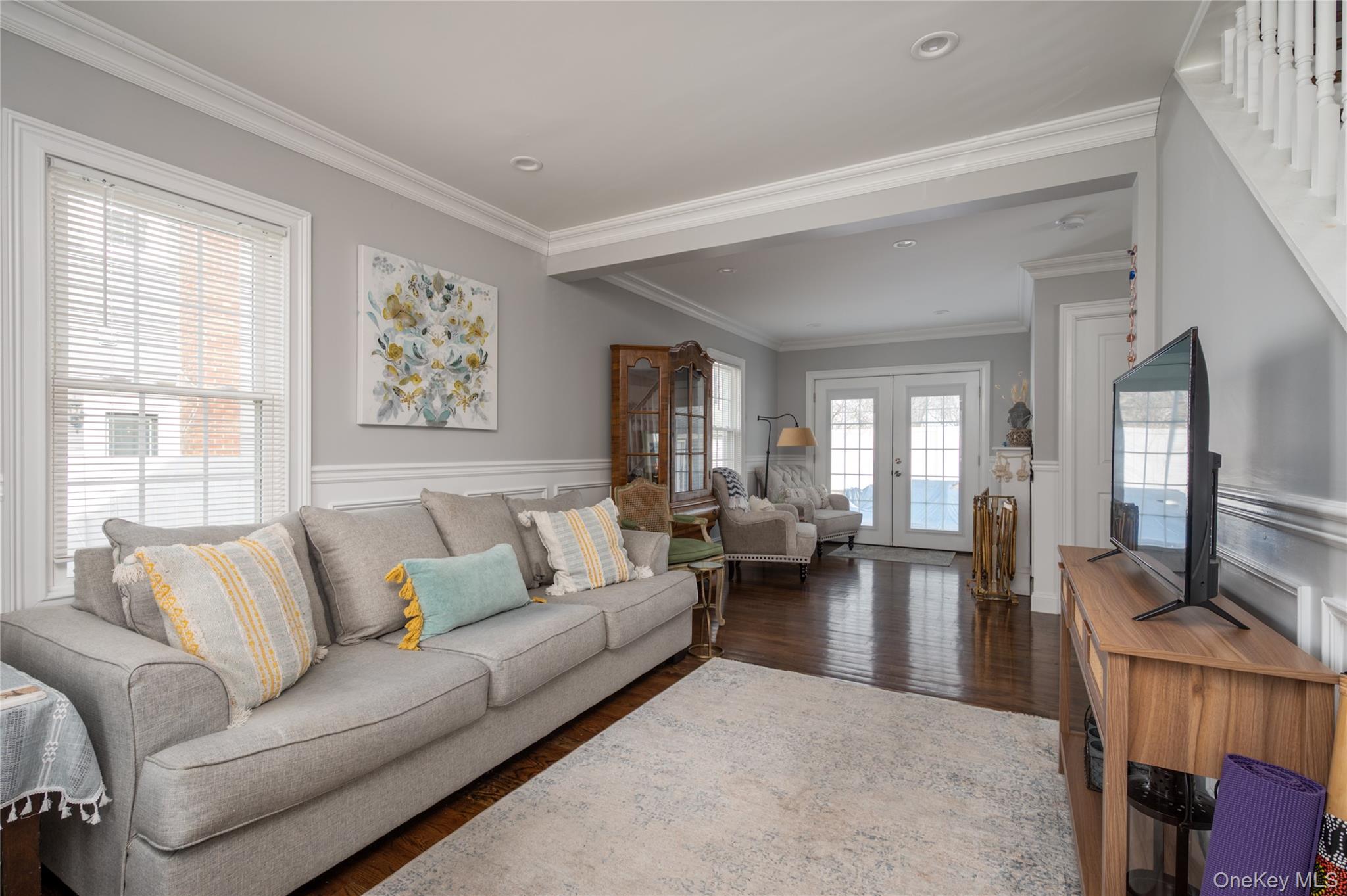 132 Webster Street Merrick, NY 11566 - Photo 3 of 28