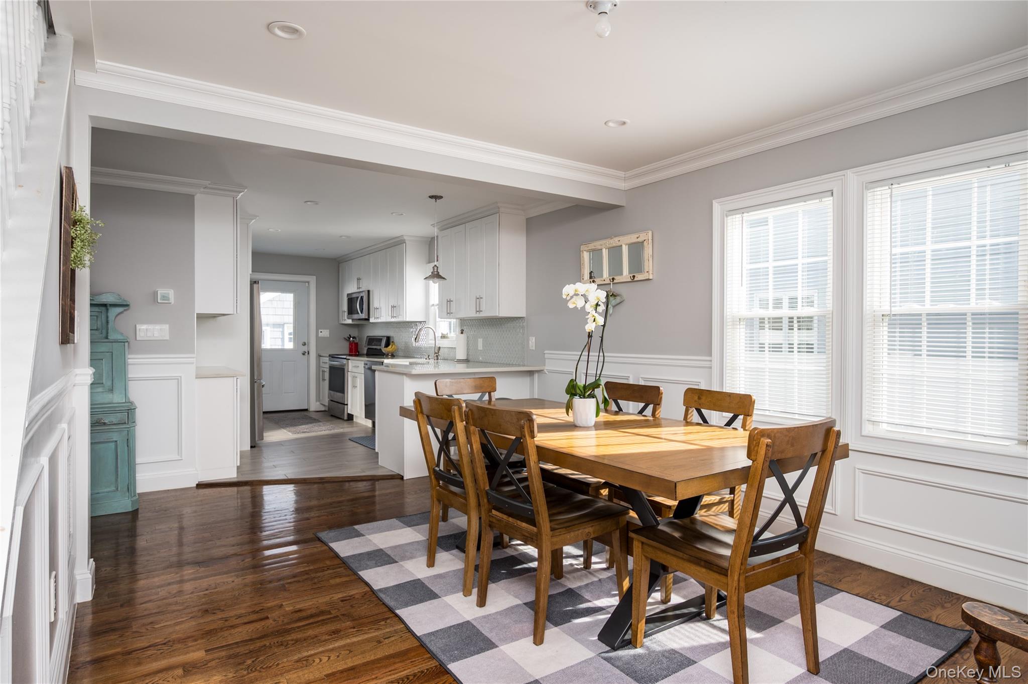 132 Webster Street Merrick, NY 11566 - Photo 8 of 28