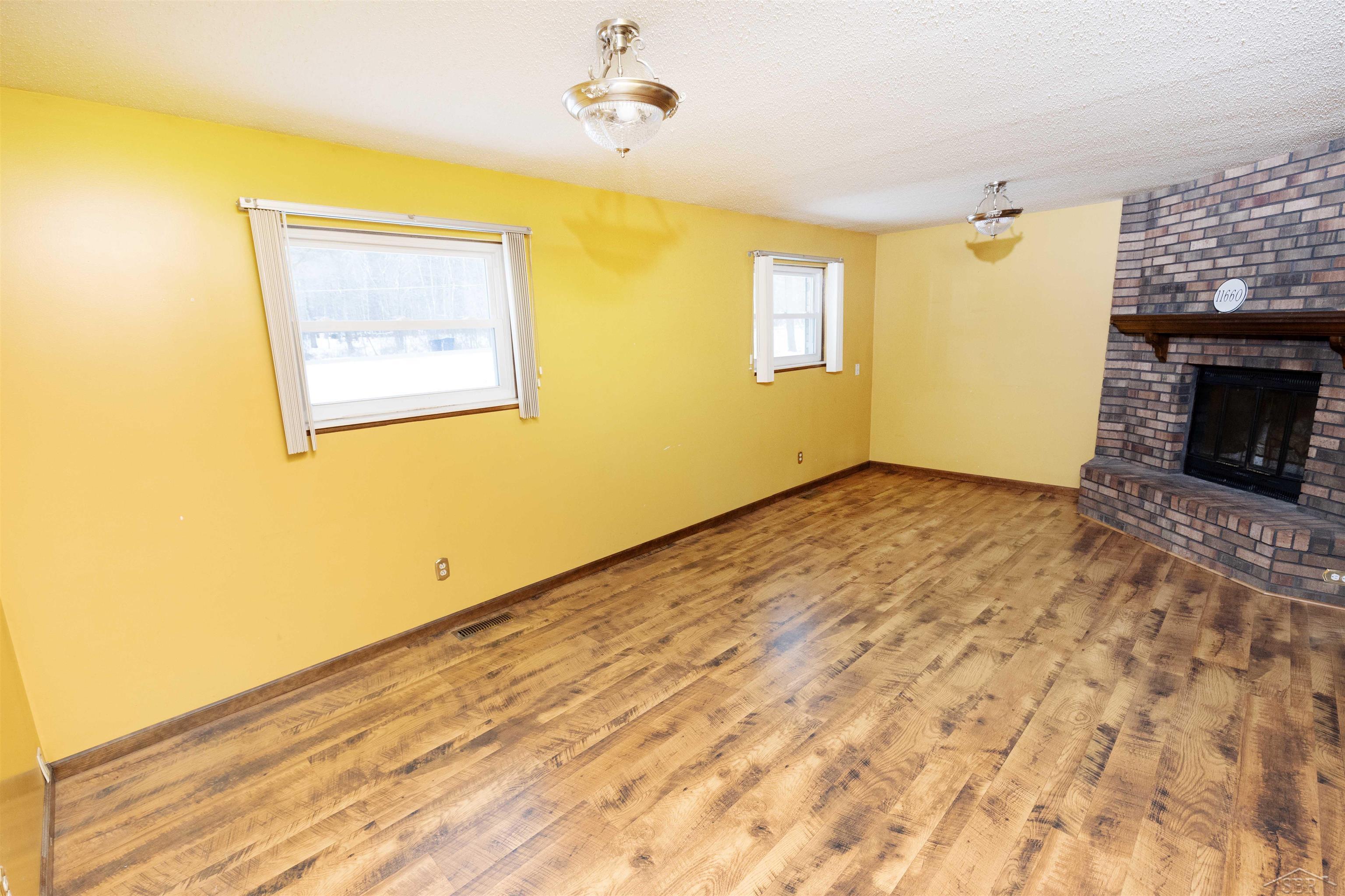 11660 Frost Road Freeland, MI 48623 - Photo 10 of 16