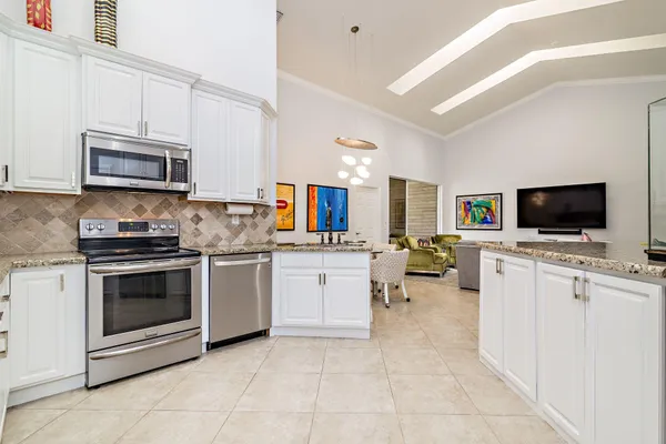 $8,500 | 2102 Mahogany Place, Palm Beach Gardens, FL 33418