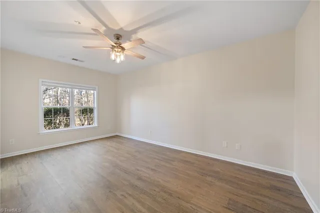 $219,900 | 6901 Hanesbrook Circle, Unit 102, Clemmons, NC 27012