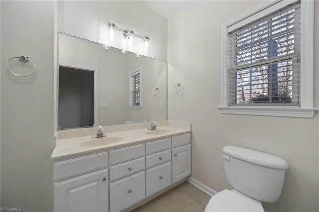 $219,900 | 6901 Hanesbrook Circle, Unit 102, Clemmons, NC 27012