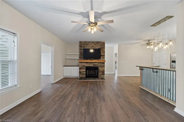 $219,900 | 6901 Hanesbrook Circle, Unit 102, Clemmons, NC 27012