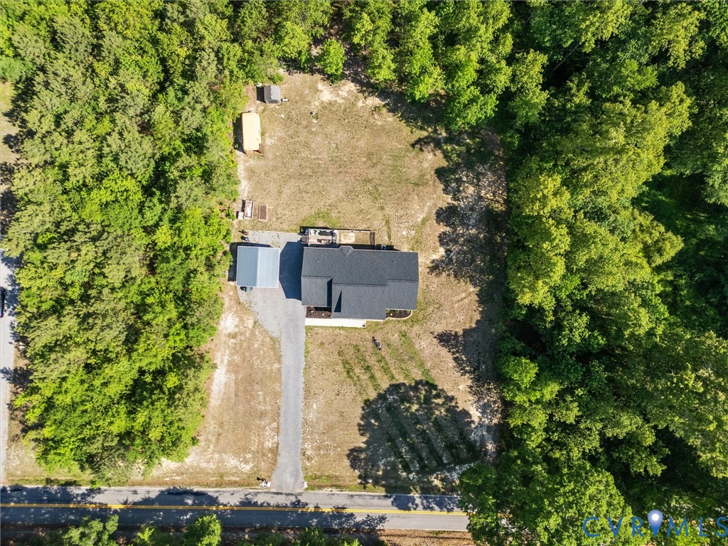 10819 Vaughan Road Petersburg, VA 23805 - Photo 7 of 45 Expansive lot featuring a single-story residence w