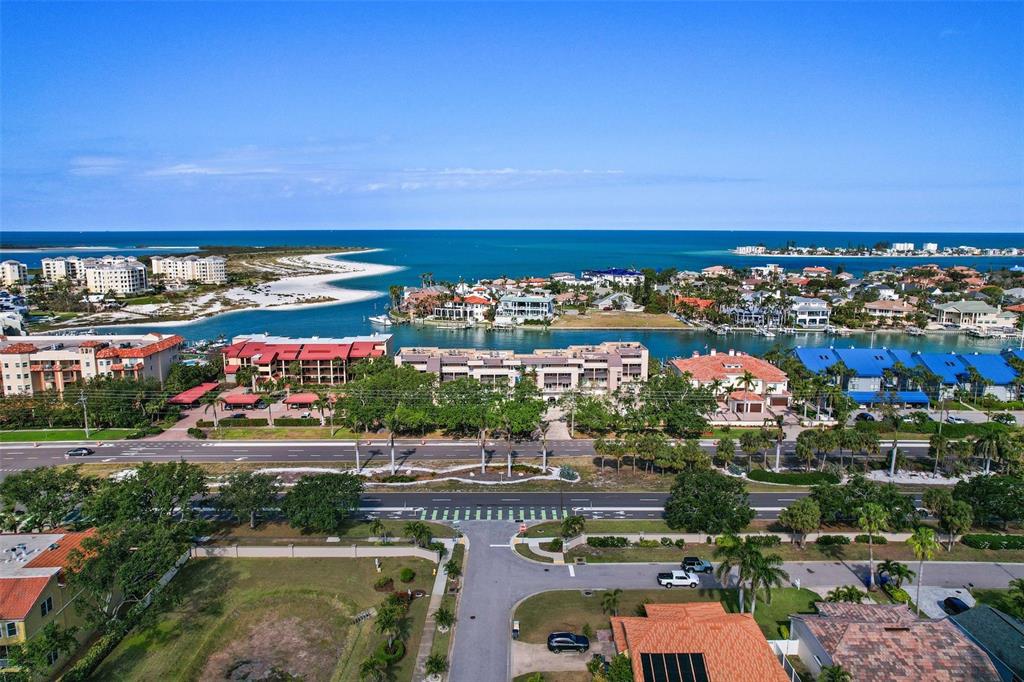 936 Pinellas Bayway South, Unit T5 Tierra Verde, FL 33715 - Photo 34 of 38 a city view