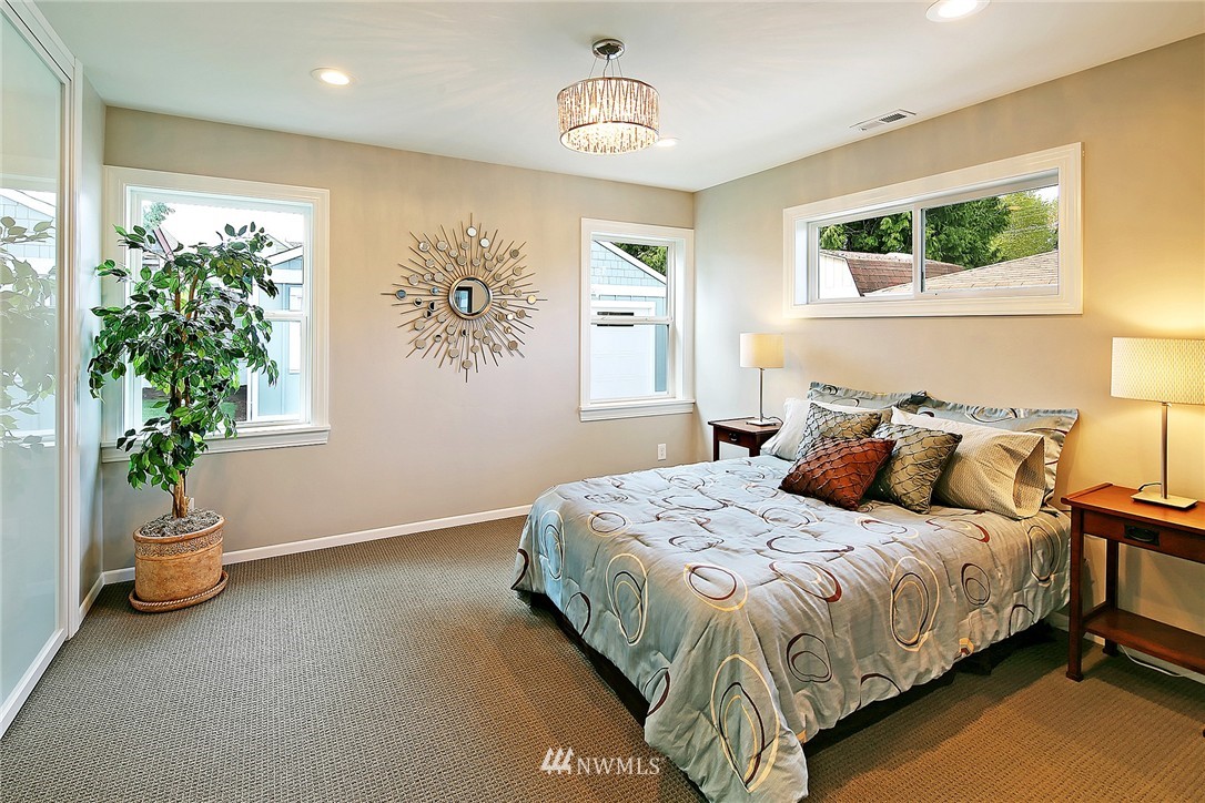 6715 12th Avenue Southwest Seattle, WA 98106 - Photo 11 of 22