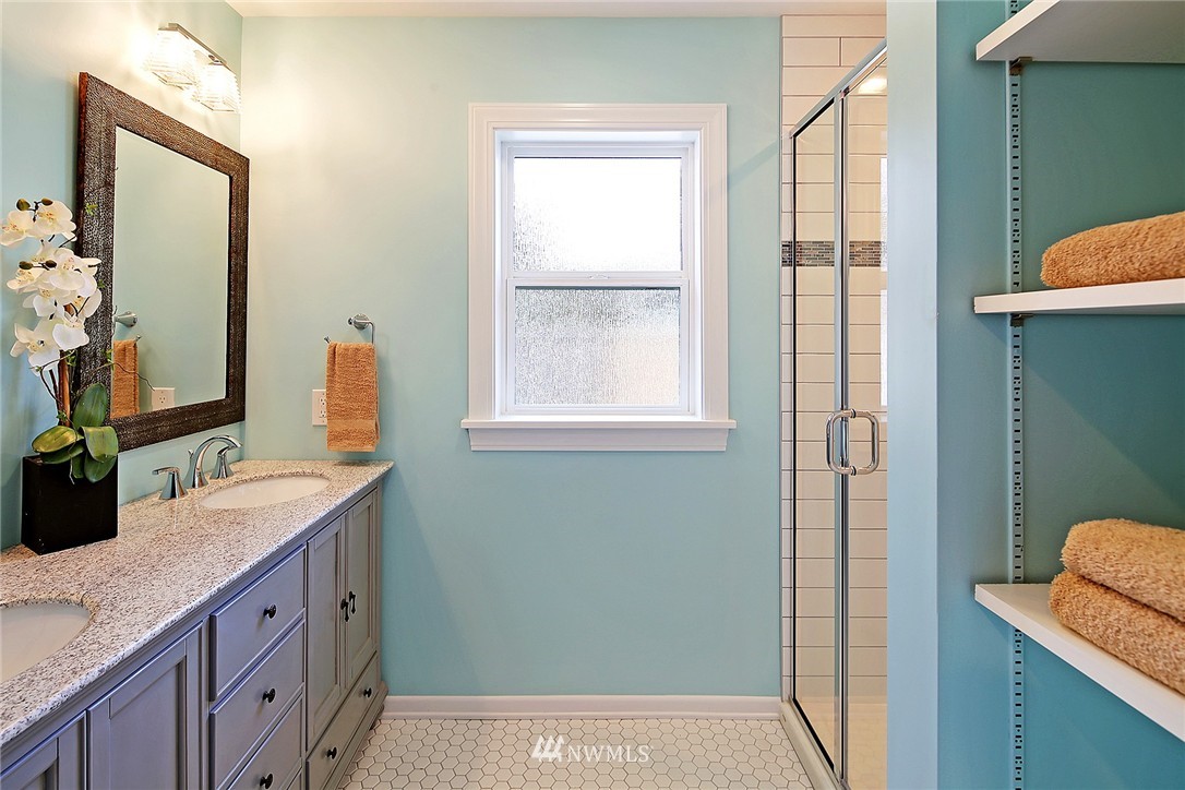 6715 12th Avenue Southwest Seattle, WA 98106 - Photo 13 of 22
