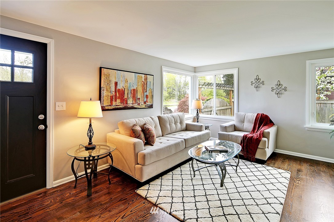 6715 12th Avenue Southwest Seattle, WA 98106 - Photo 4 of 22