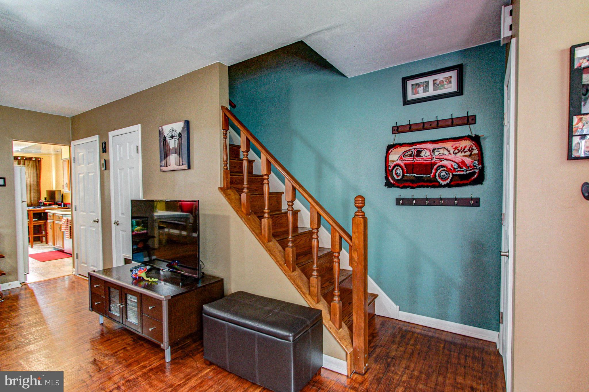 1466 Bluejay Road Abington, PA 19001 - Photo 4 of 27