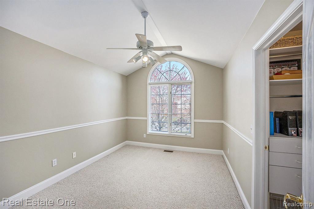 317 Lone Pine Circle Rochester, MI 48307 - Photo 16 of 26 Gallery Image 16