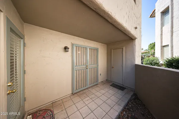 a view of backyard
