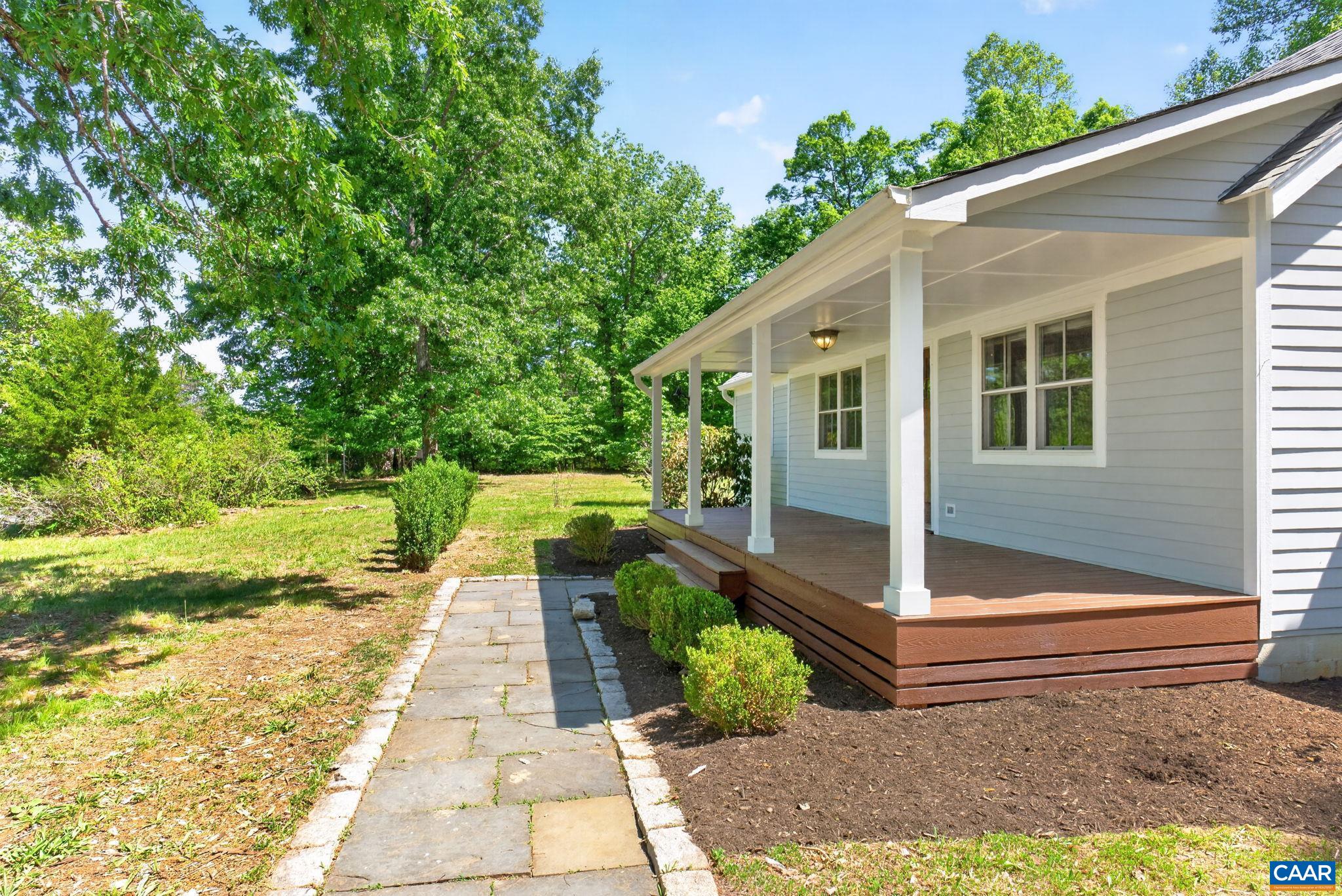 9702 Hatton Ferry Road Scottsville, VA 24590 - Photo 5 of 37