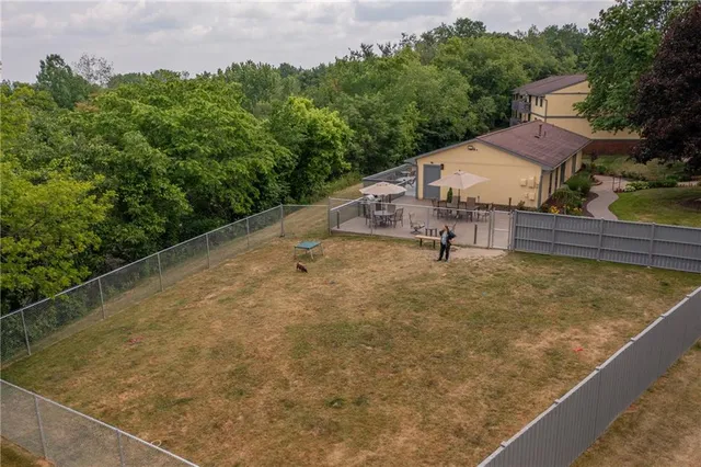 $1 | 1600 Settlers Drive, Oakdale, PA 15071