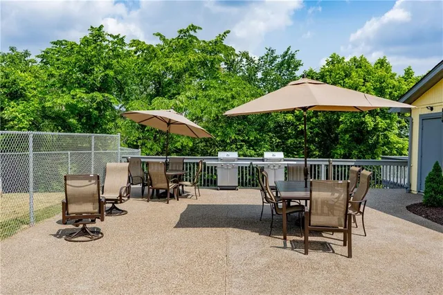 $1 | 1600 Settlers Drive, Oakdale, PA 15071