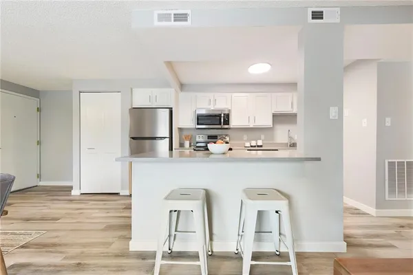 $1 | 1600 Settlers Drive, Oakdale, PA 15071