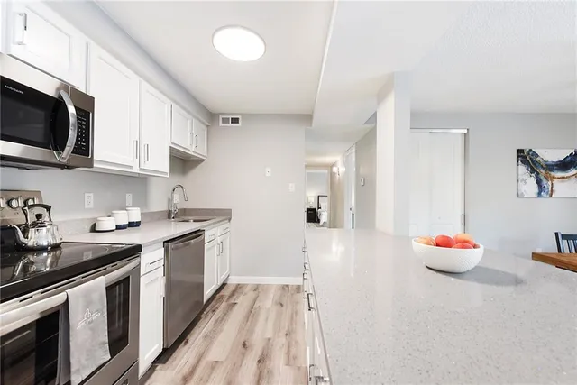 $1 | 1600 Settlers Drive, Oakdale, PA 15071