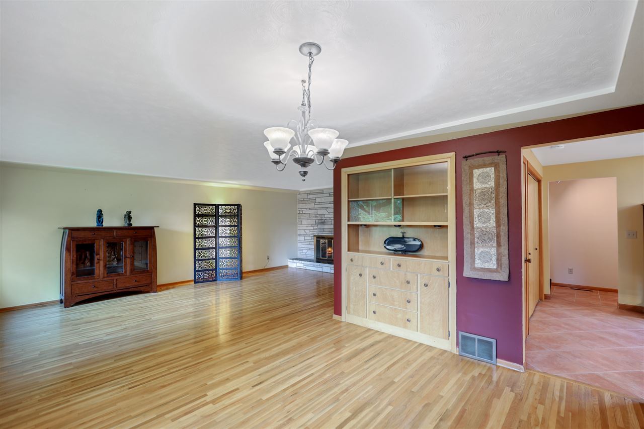 1102 West Hawthorne Road Spokane, WA 99218 - Photo 3 of 20