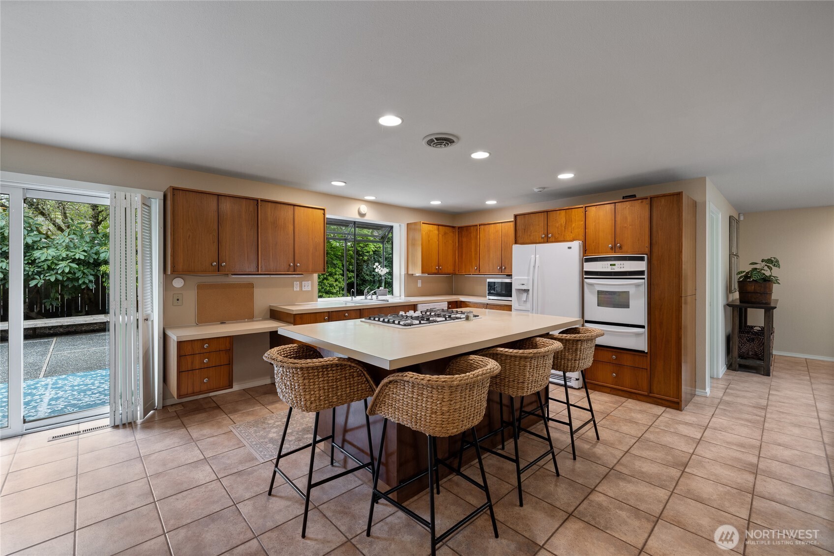 11927 Nyanza Road Southwest Lakewood, WA 98499 - Photo 11 of 40