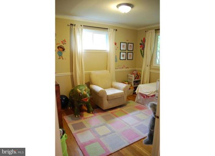5529 Callander Drive Springfield, VA 22151 - Photo 12 of 30 a living room with furniture and a window