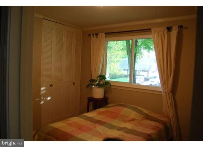 5529 Callander Drive Springfield, VA 22151 - Photo 15 of 30 a bathroom with a sink and a window