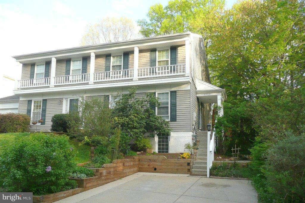 5952 Powell's Landing Road Burke, VA 22015 - Photo 1 of 25 Exterior (Front)