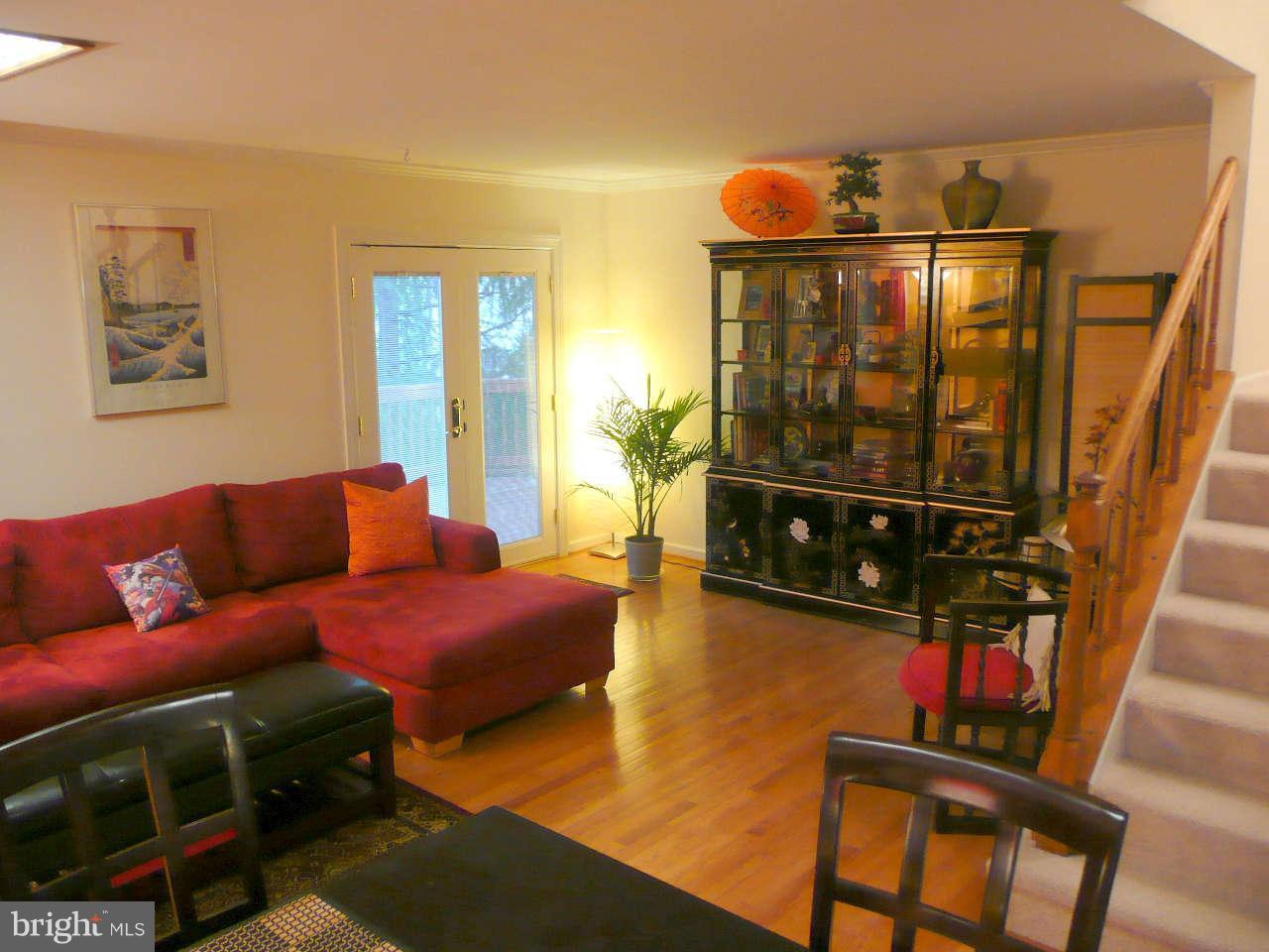 5952 Powell's Landing Road Burke, VA 22015 - Photo 13 of 25 Living Room