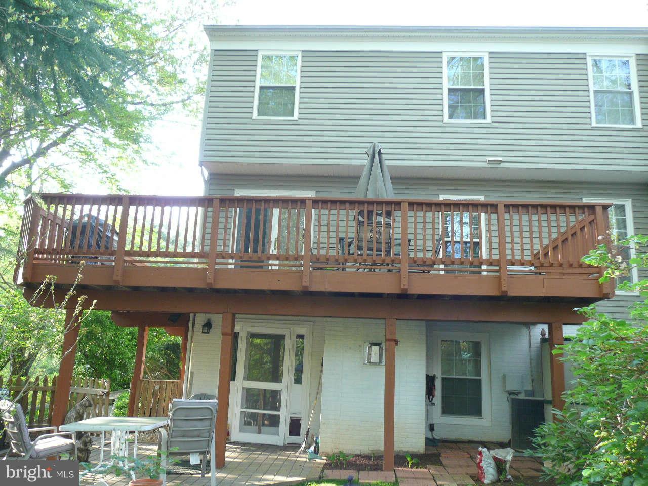 5952 Powell's Landing Road Burke, VA 22015 - Photo 17 of 25 Exterior (Rear)