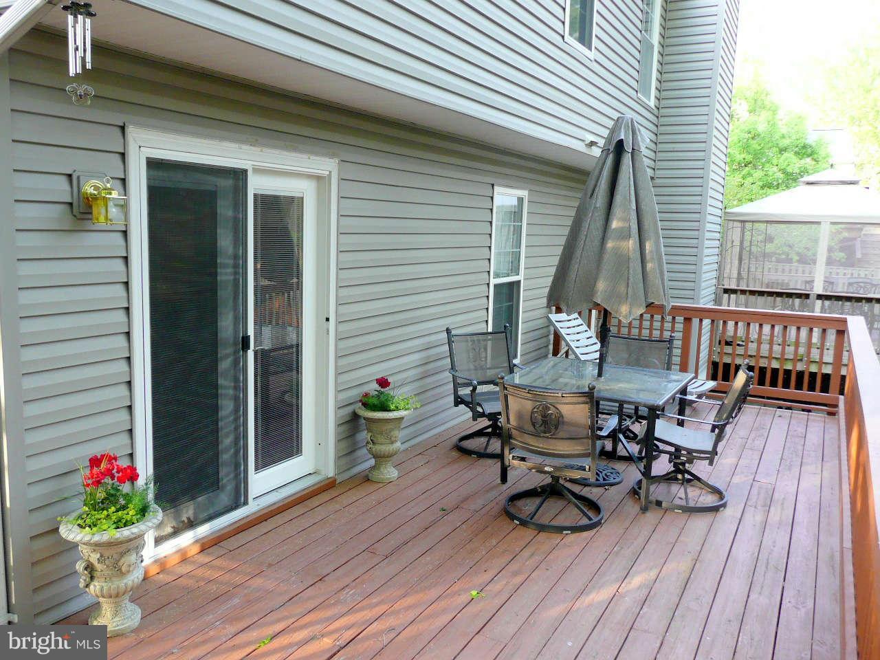 5952 Powell's Landing Road Burke, VA 22015 - Photo 6 of 25 Exterior (General)