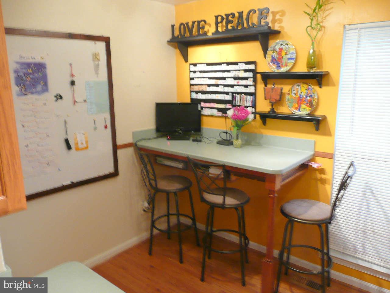 5952 Powell's Landing Road Burke, VA 22015 - Photo 10 of 25 Kitchen