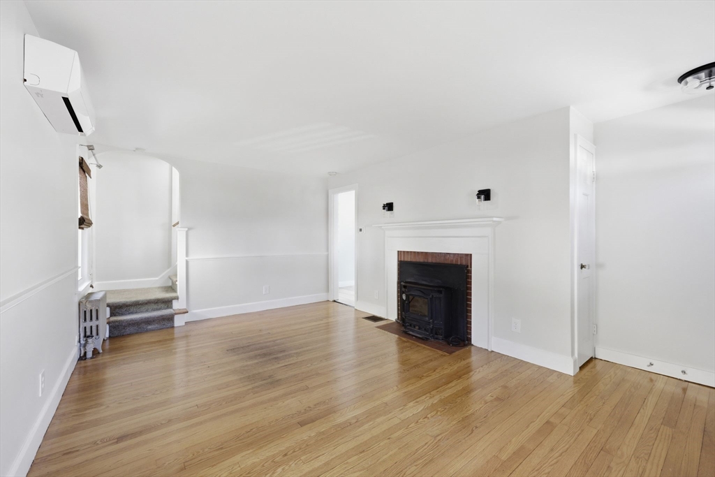 83 Ellsworth Avenue Springfield, MA 01118 - Photo 8 of 40 Gallery Image 8