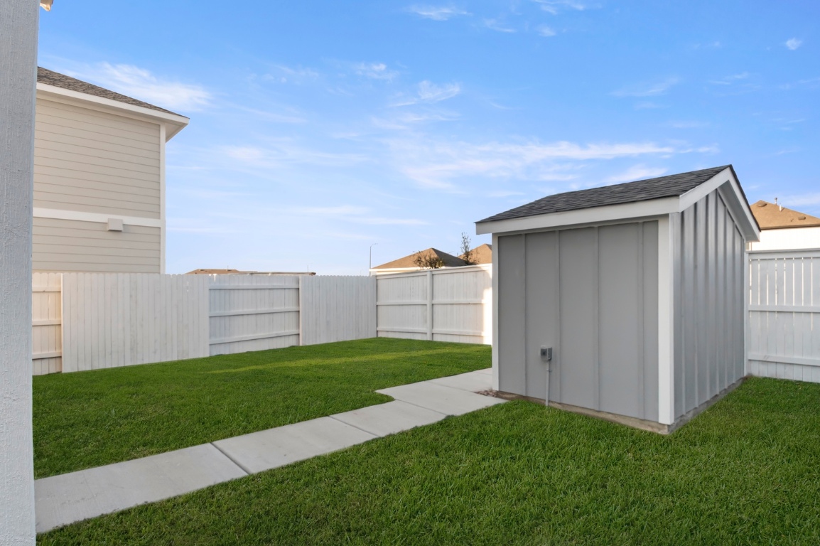 127 Summer Drive Elgin, TX 78621 - Photo 31 of 33