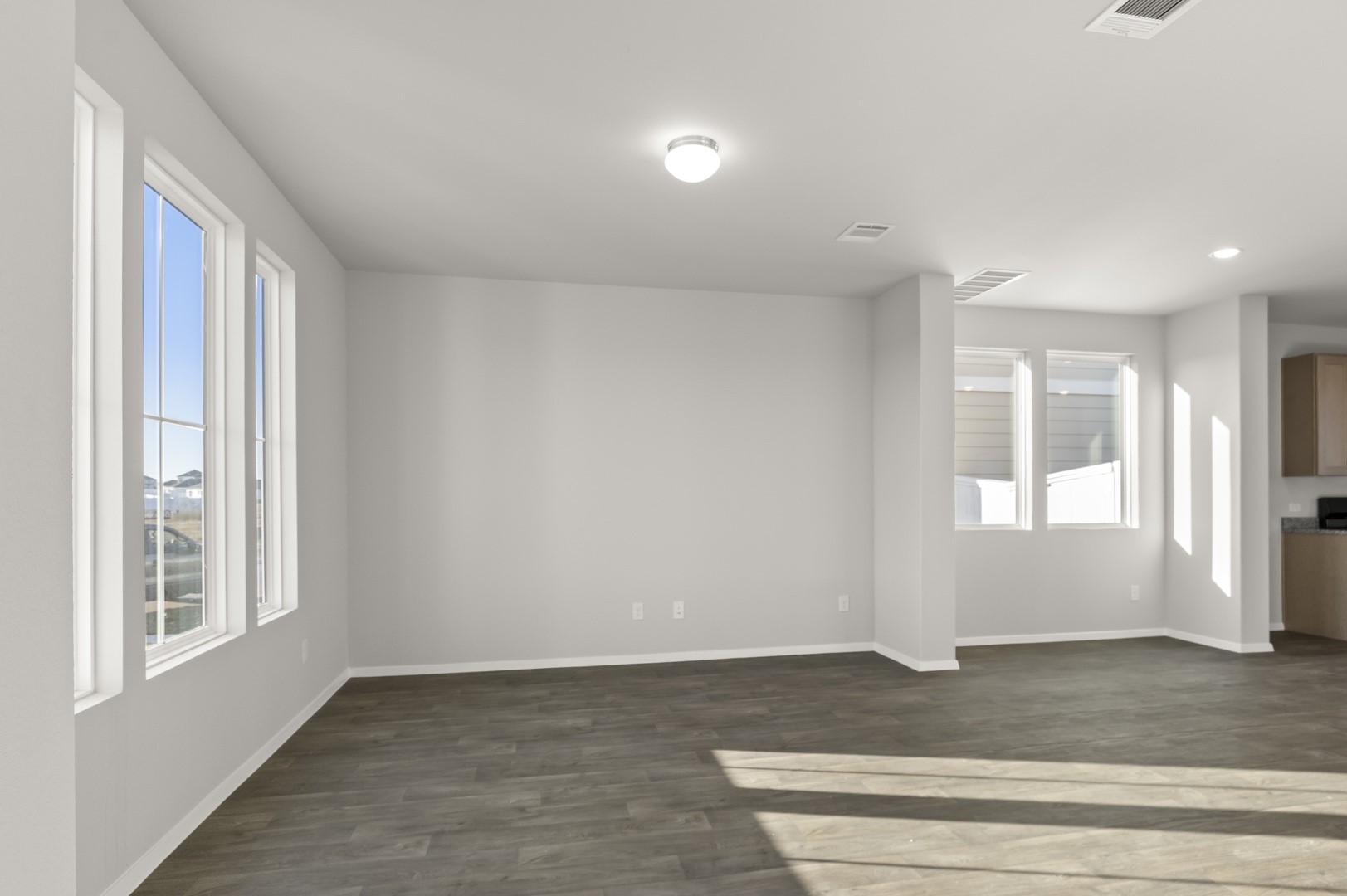 127 Summer Drive Elgin, TX 78621 - Photo 5 of 33