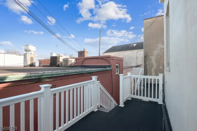a kitchen that has a lot of cabinets