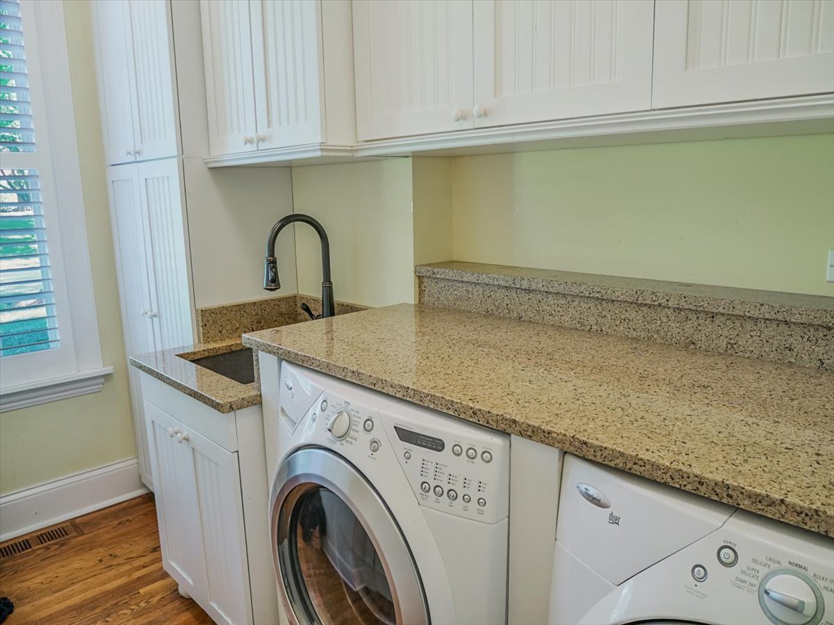 8010 Greenbriar Court Burr Ridge, IL 60527 - Photo 17 of 57 a view of entryway with washer and dryer