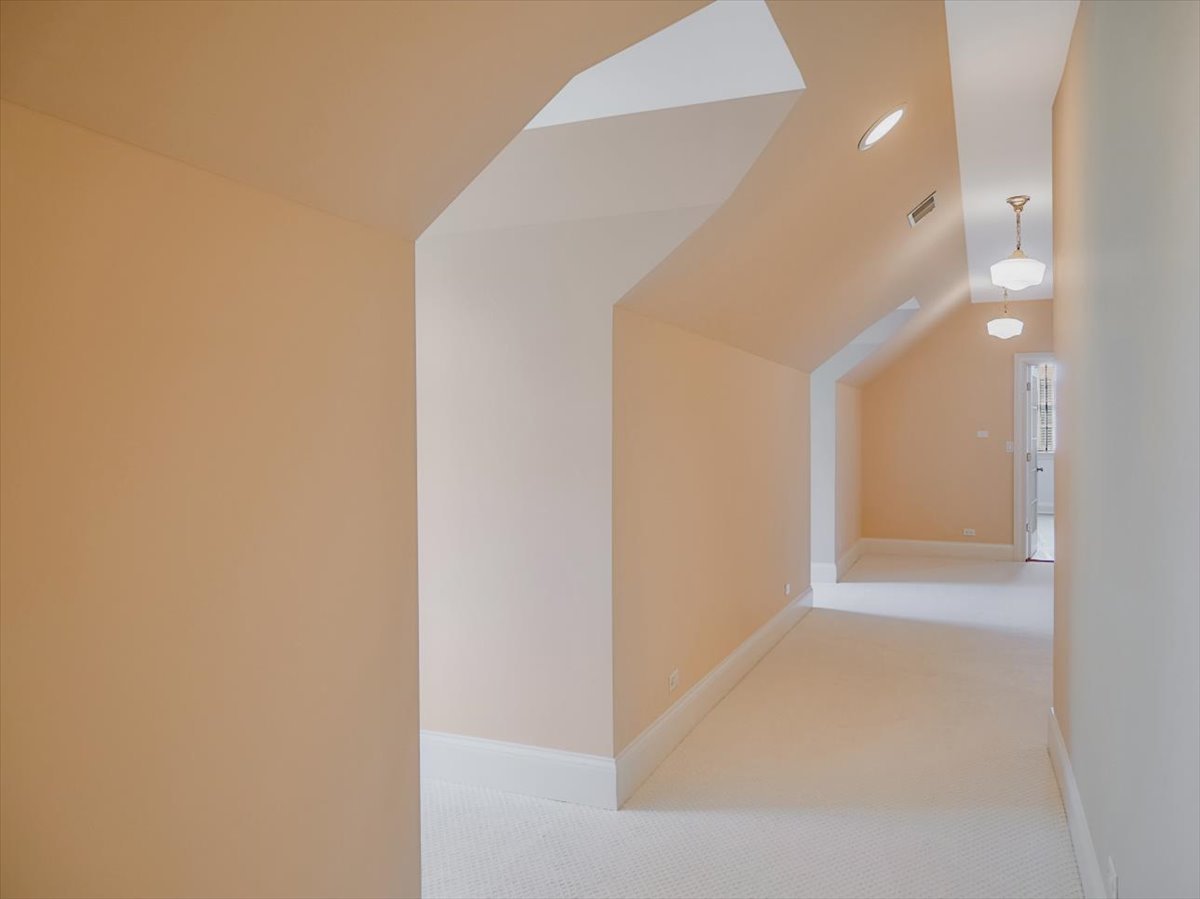 8010 Greenbriar Court Burr Ridge, IL 60527 - Photo 31 of 57