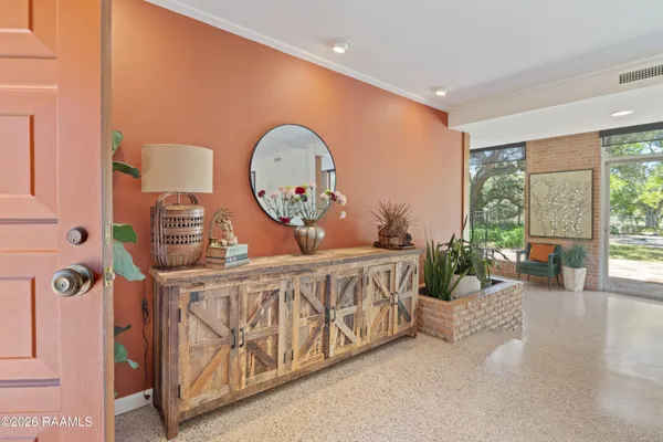 $799,000 | 665 East Main Street, New Iberia, LA 70560