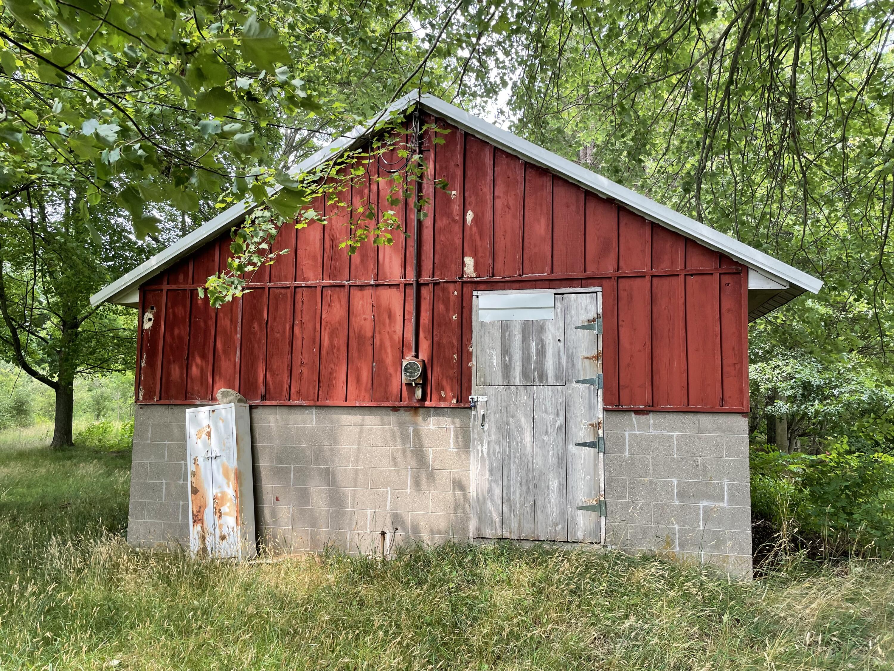2959 East Ellis Road Muskegon, MI 49444 - Photo 3 of 21 IMG_2693