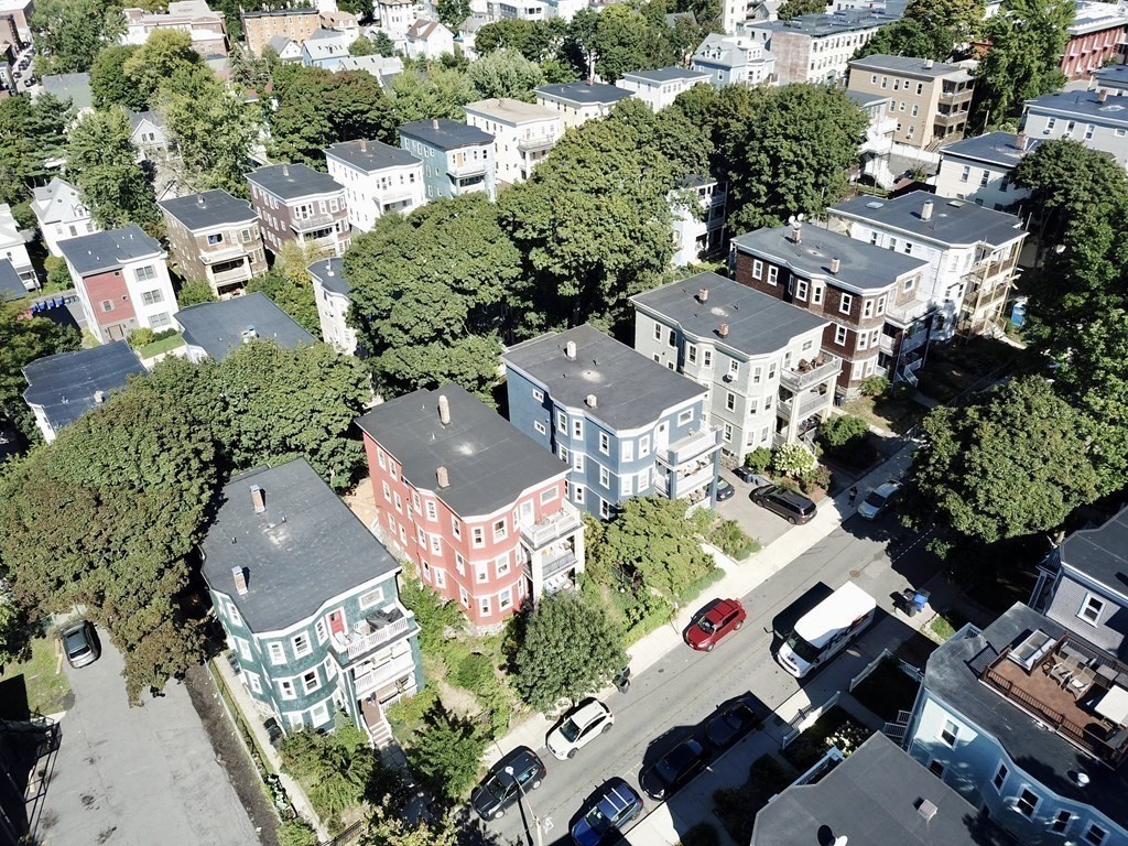 82 Montebello Road Boston, MA 02130 - Photo 4 of 33