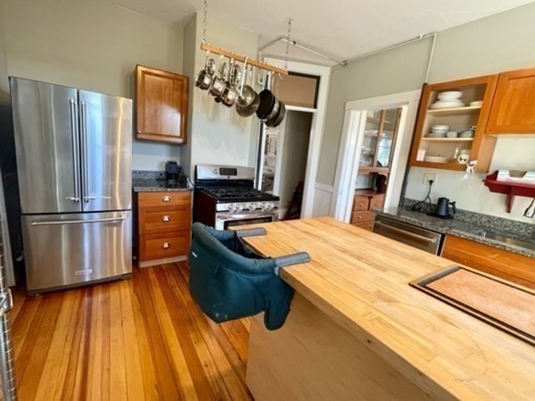 82 Montebello Road Boston, MA 02130 - Photo 7 of 33