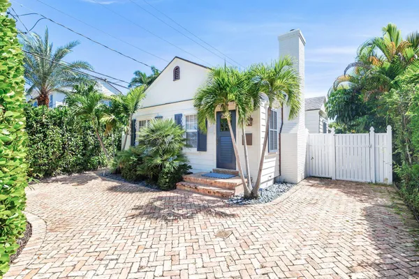 $15,000 | 231 Cocoanut Row, Palm Beach, FL 33480