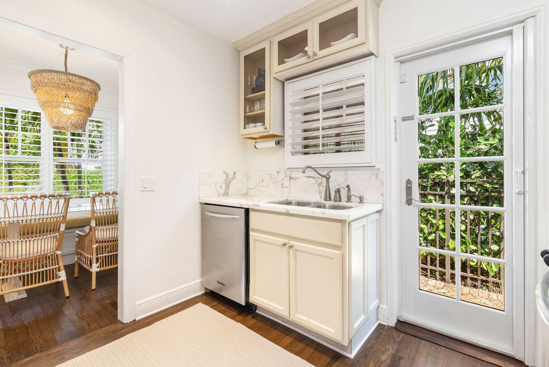 231 Cocoanut Row Palm Beach, FL 33480 - Photo 9 of 27 Kitchen