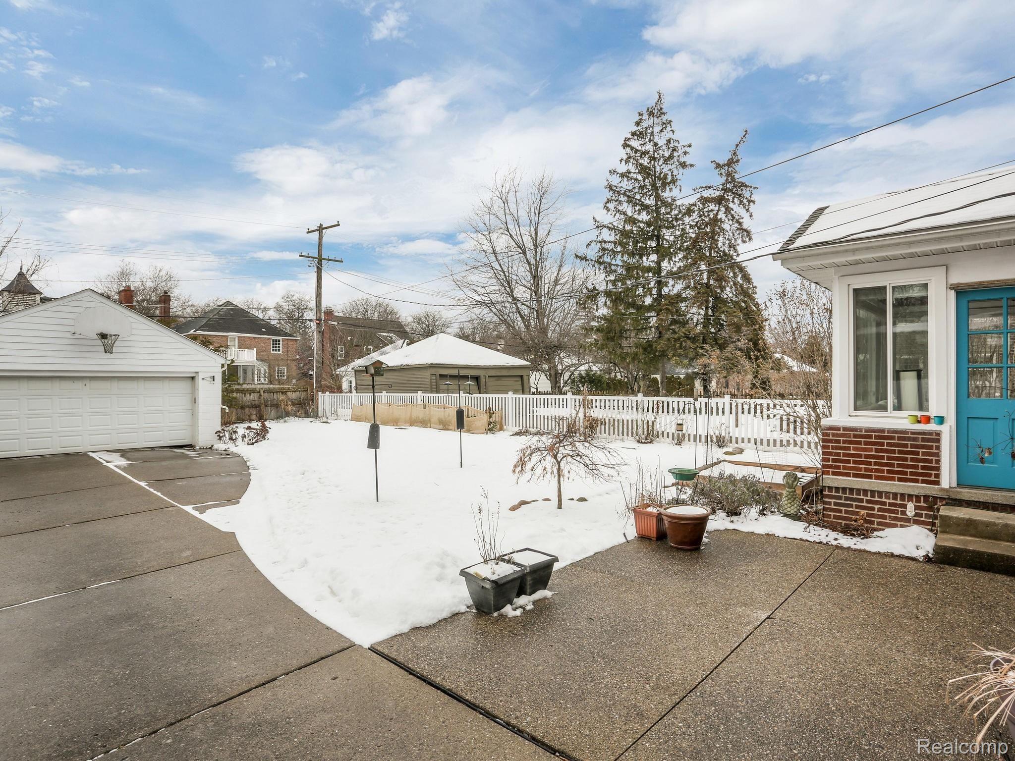 741 Lincoln Road Grosse Pointe, MI 48230 - Photo 22 of 23 741 Lincoln Rd Grosse Pointe-021-022-741 Lincoln Road Grosse-MLS_Size.jpg